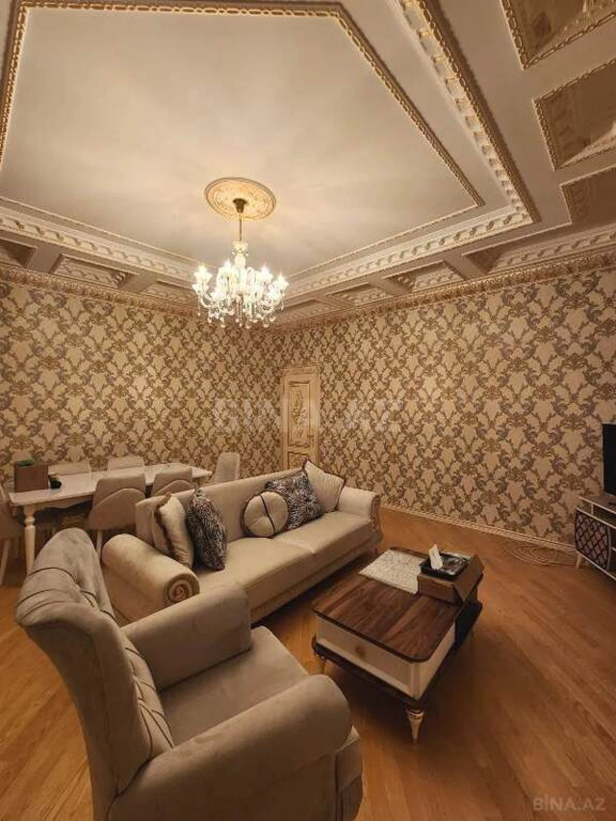 Satılır 3 otaqlı mənzil 170 m²