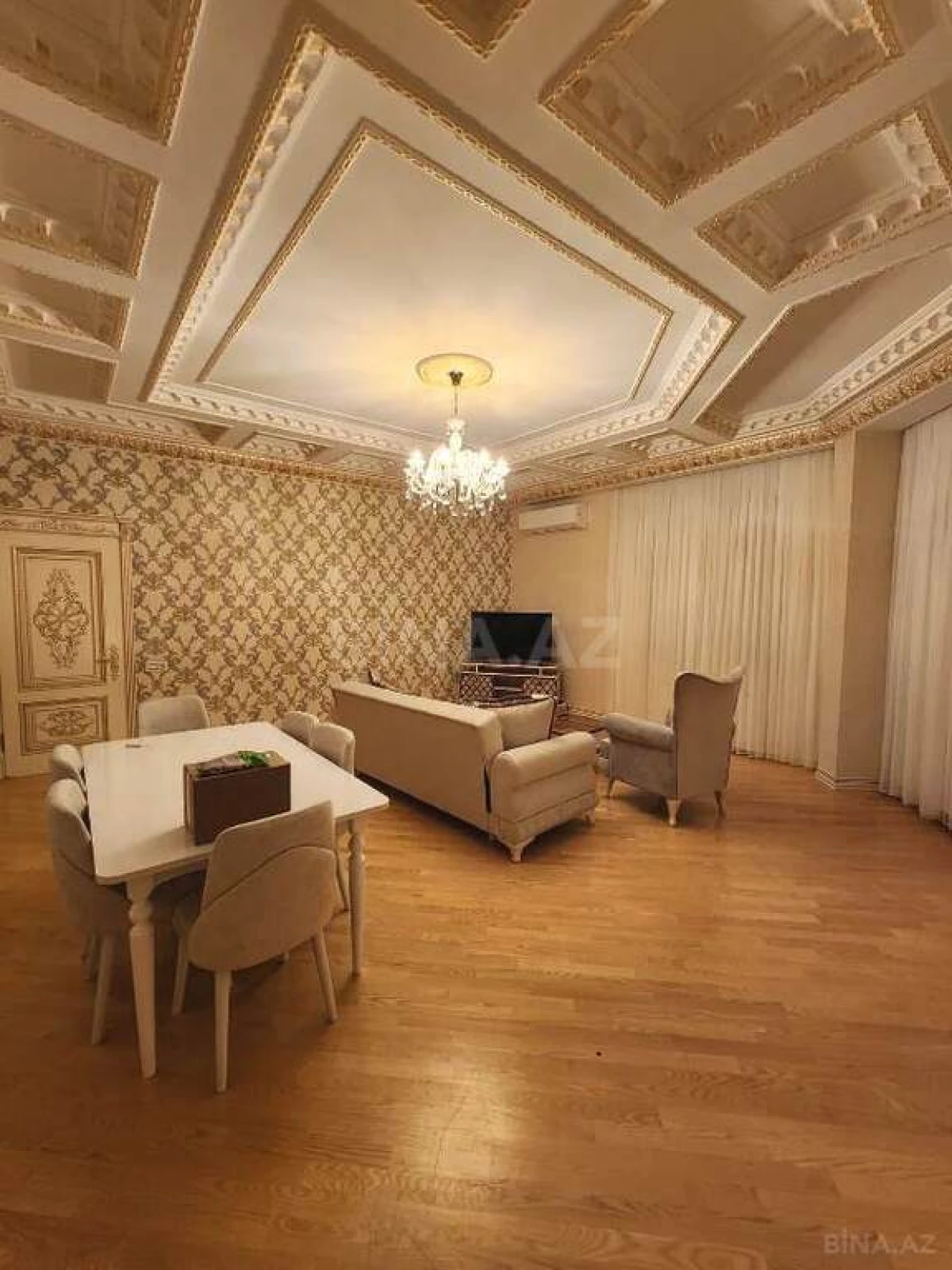 Satılır 3 otaqlı mənzil 170 m²