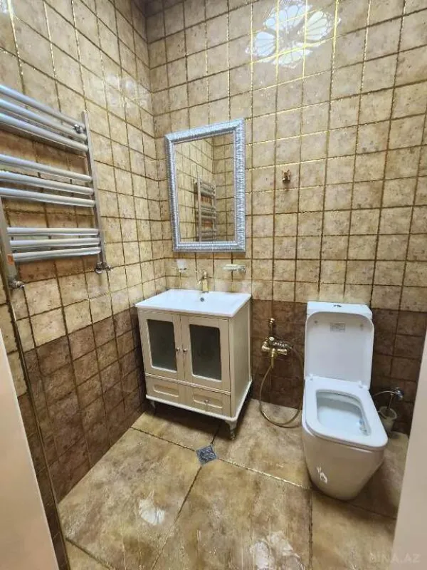 Satılır 3 otaqlı mənzil 170 m²