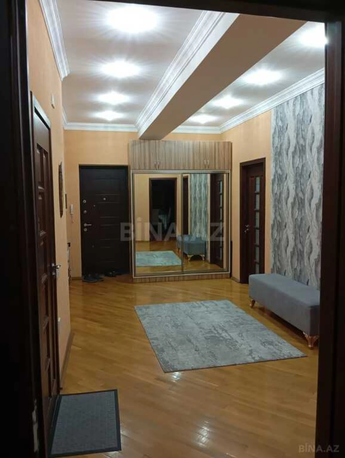 Satılır 3 otaqlı mənzil 120 m²