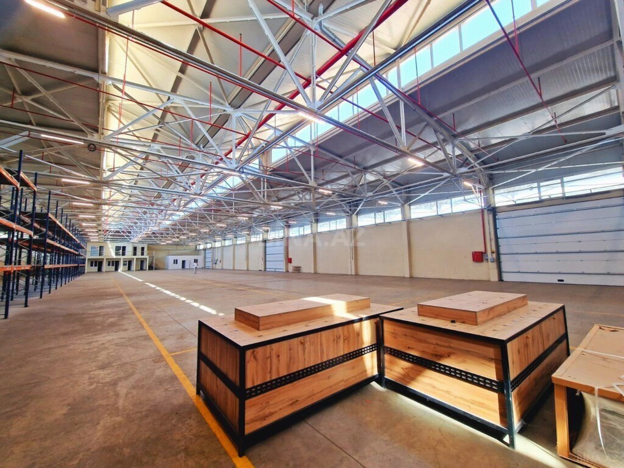 Kirayə verilir obyekt 900 m²