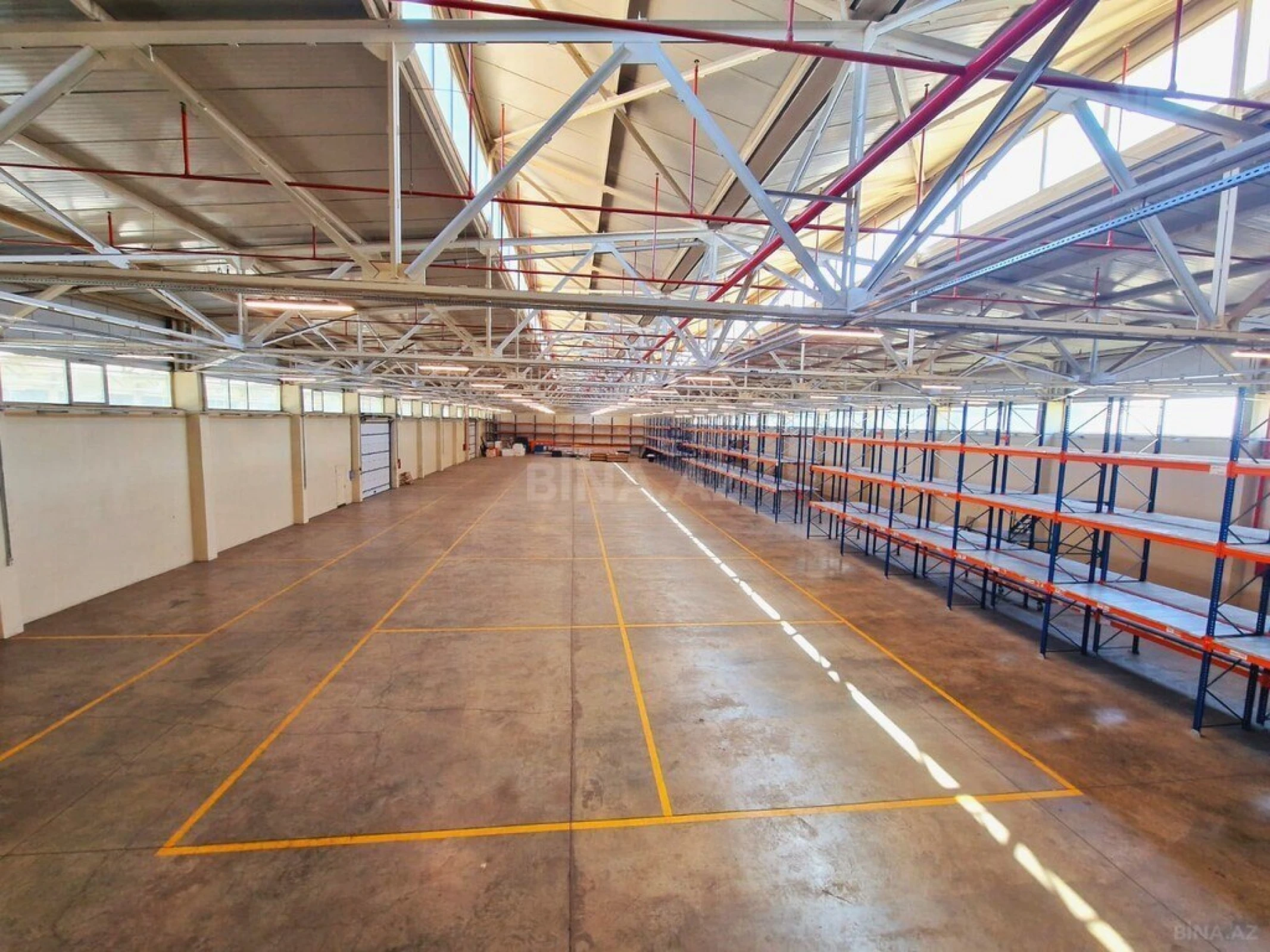 Kirayə verilir obyekt 900 m²