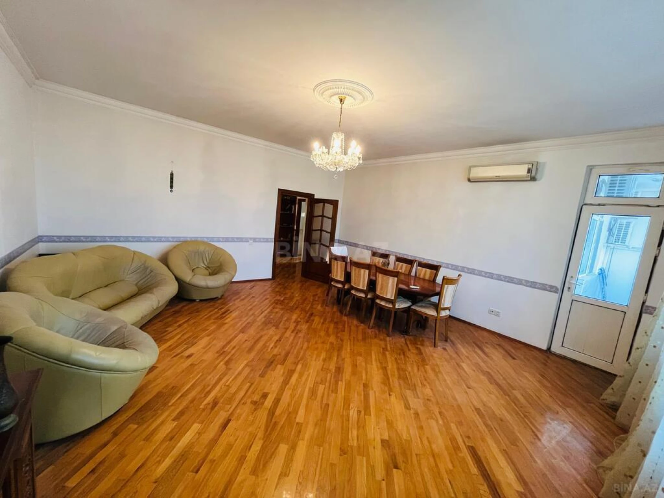 Satılır 3 otaqlı mənzil 134 m²