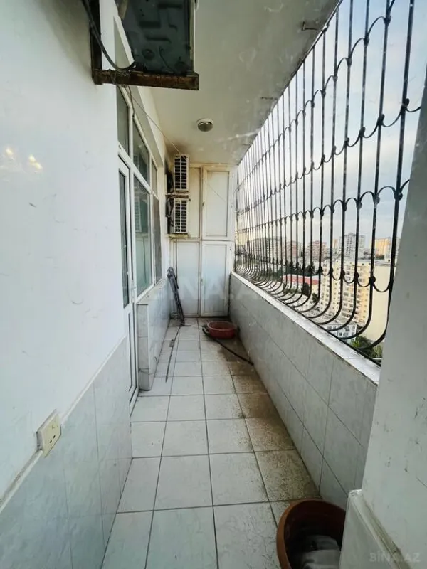 Satılır 3 otaqlı mənzil 134 m²