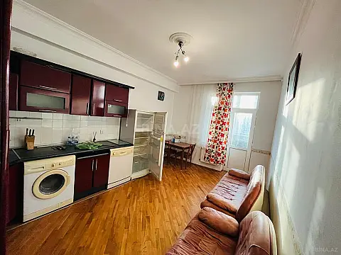 Satılır 3 otaqlı mənzil 134 m²