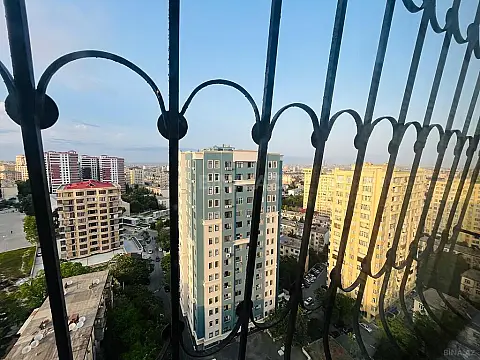 Satılır 3 otaqlı mənzil 134 m²