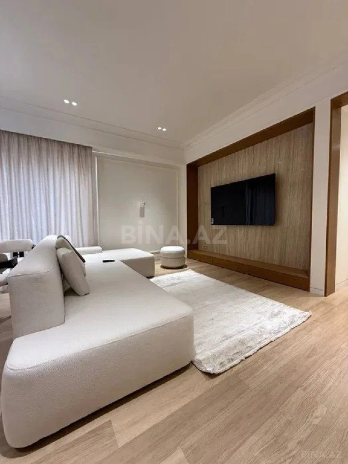 Kirayə verilir 3 otaqlı mənzil 125 m²