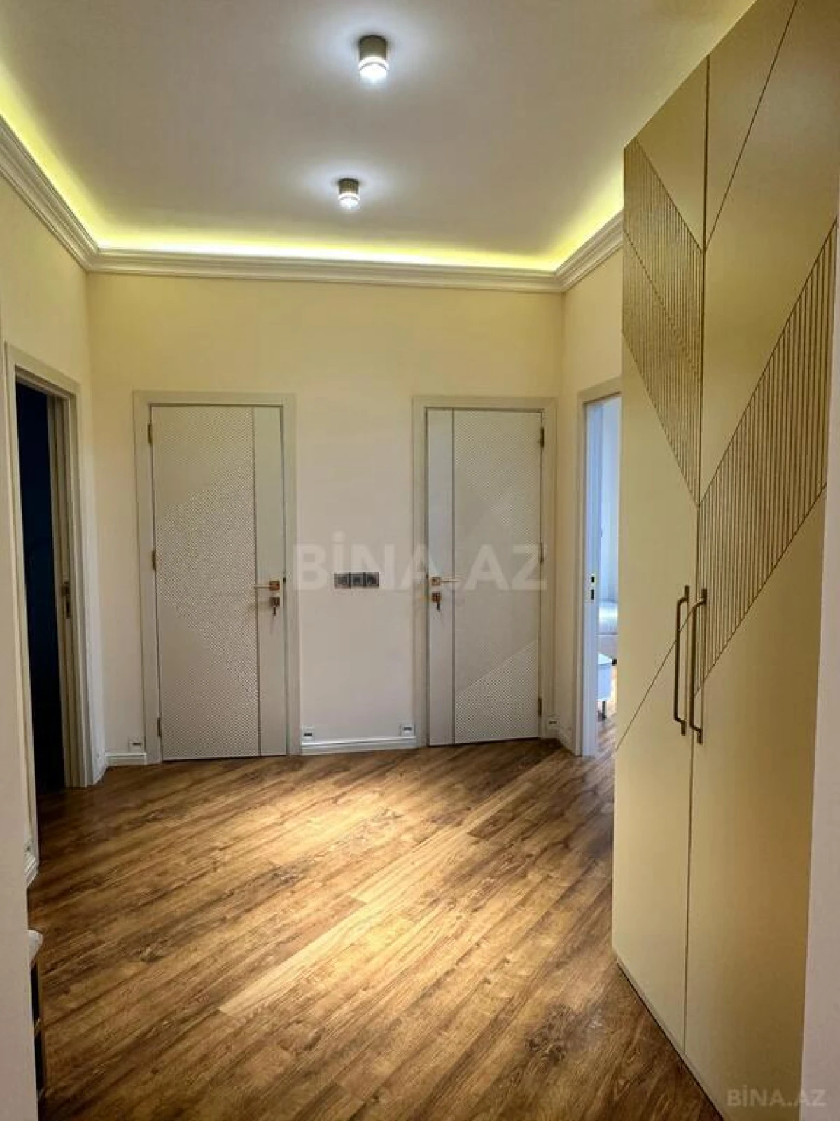 Satılır 3 otaqlı mənzil 96 m²