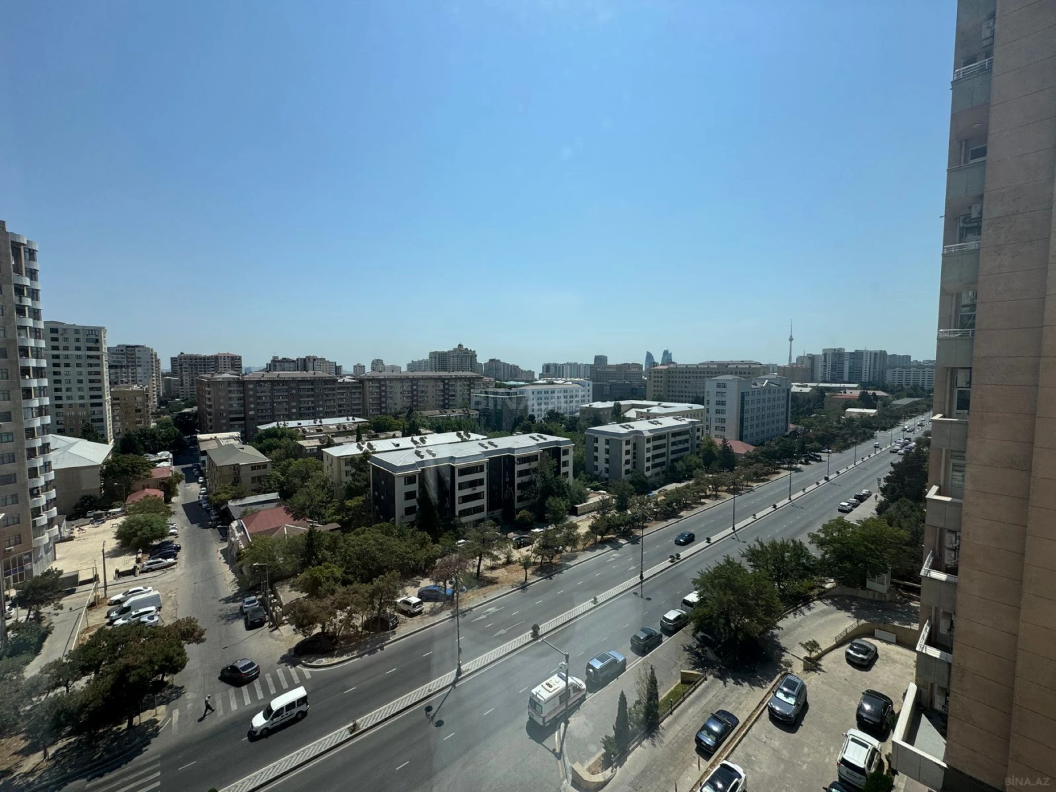 Satılır 3 otaqlı mənzil 165.5 m²