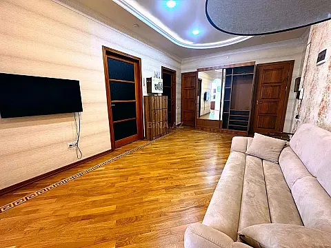 Satılır 3 otaqlı mənzil 165.5 m²