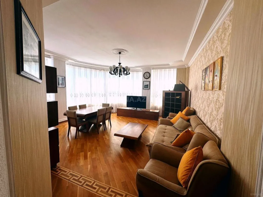 Satılır 3 otaqlı mənzil 165.5 m²