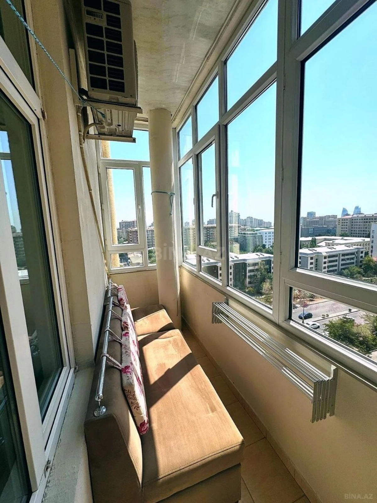 Satılır 3 otaqlı mənzil 165.5 m²