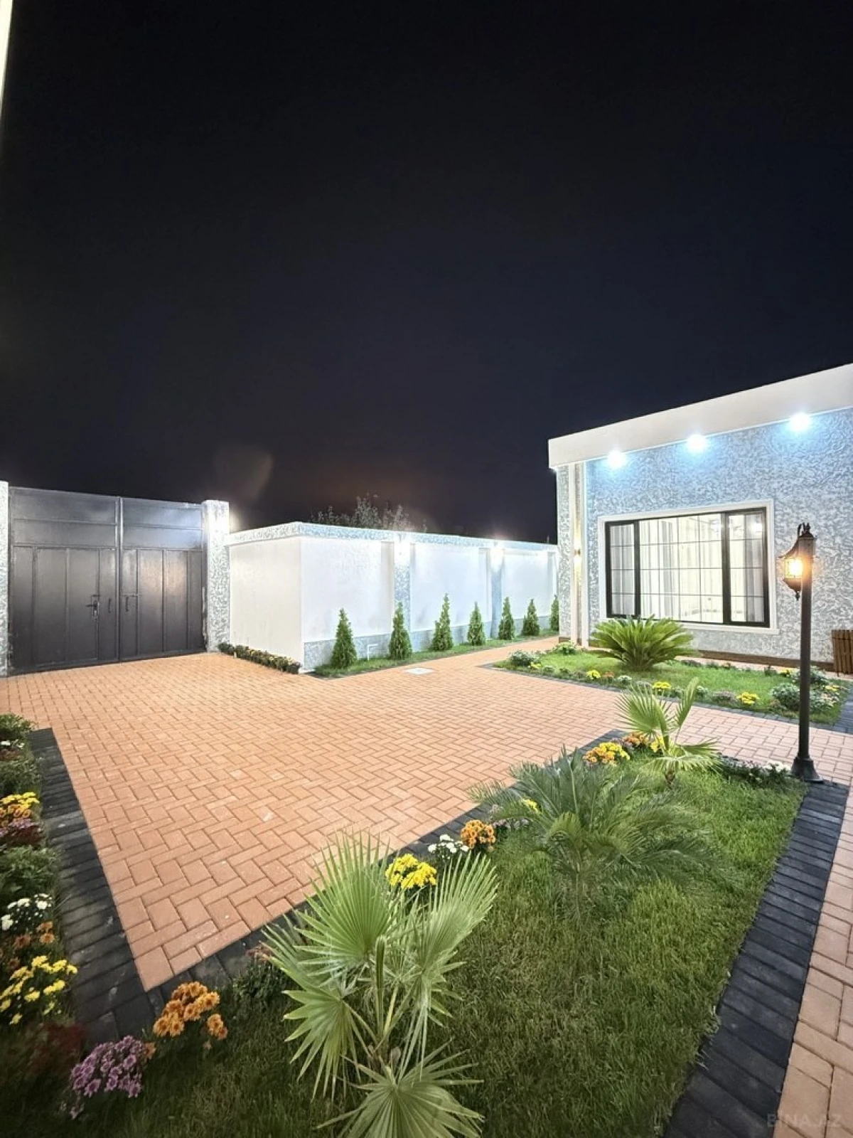 Satılır 5 otaqlı həyət evi 200 m²