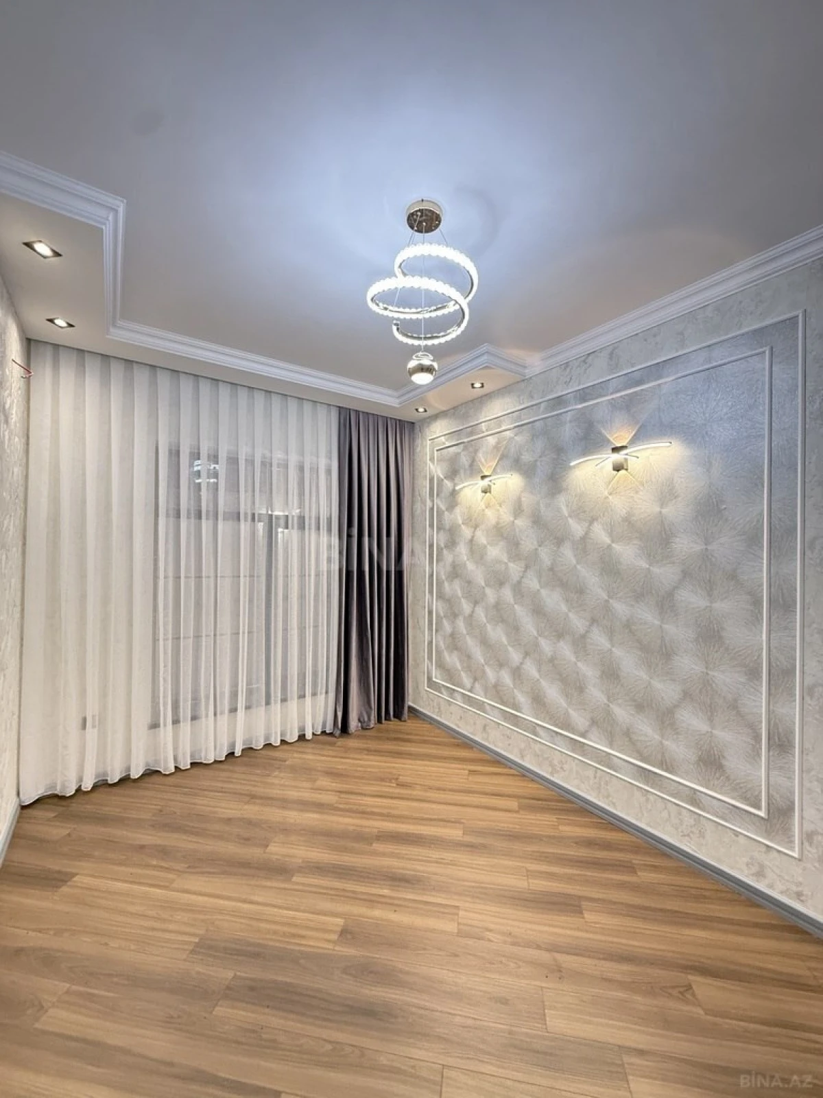 Satılır 5 otaqlı həyət evi 200 m²