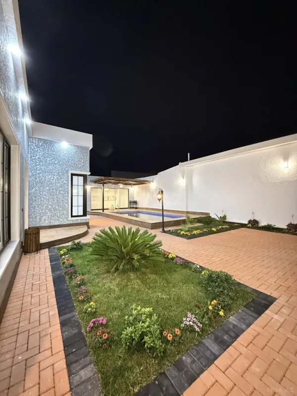 Satılır 5 otaqlı həyət evi 200 m²