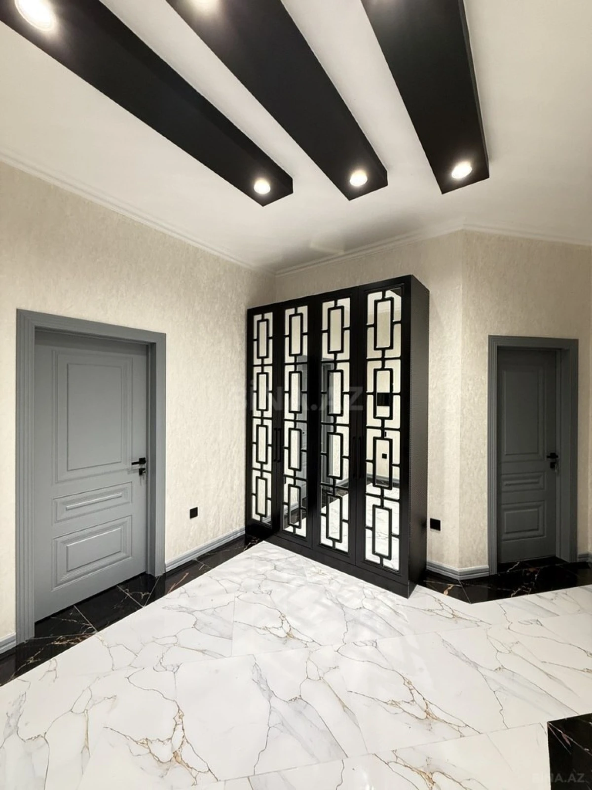 Satılır 5 otaqlı həyət evi 200 m²