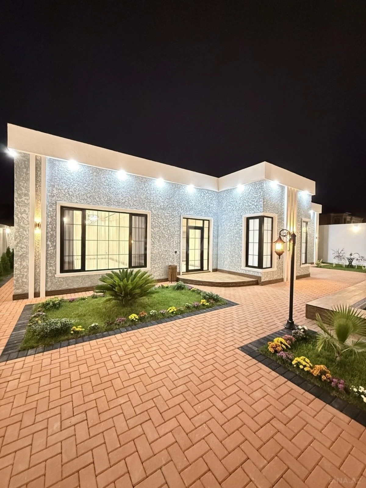 Satılır 5 otaqlı həyət evi 200 m²