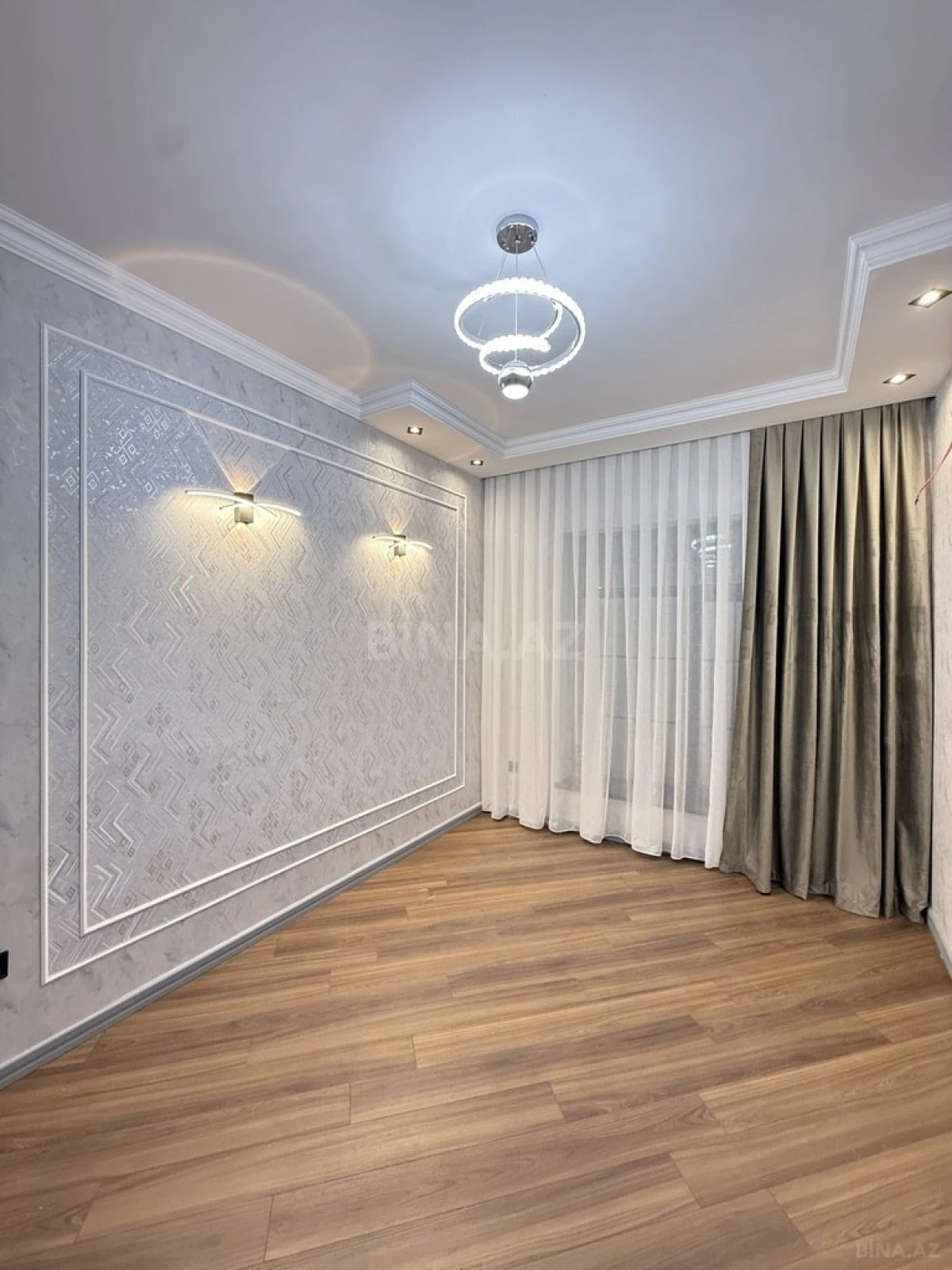 Satılır 5 otaqlı həyət evi 200 m²