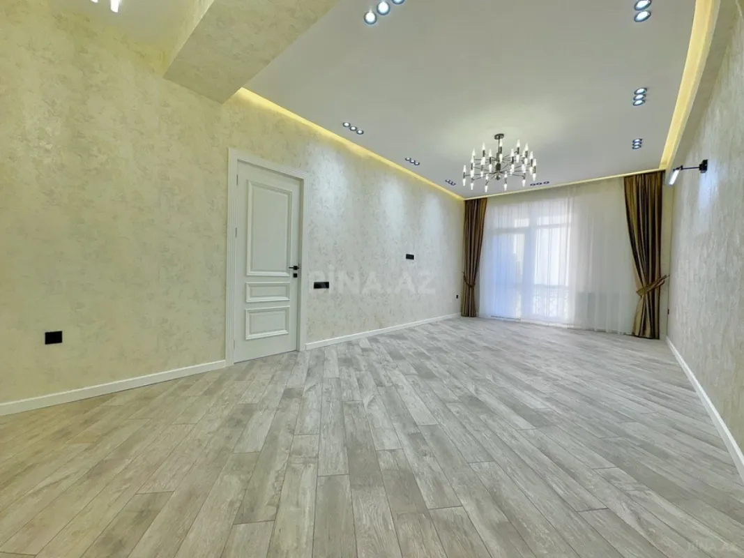 Satılır 4 otaqlı mənzil 127 m²
