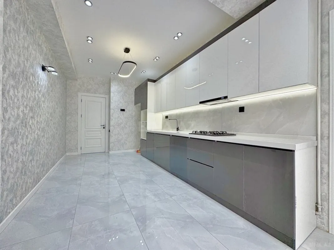 Satılır 4 otaqlı mənzil 127 m²