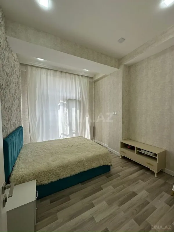 Satılır 4 otaqlı mənzil 129 m²