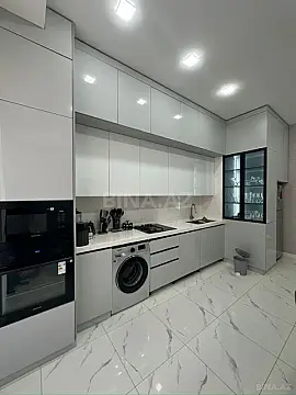 Satılır 4 otaqlı mənzil 129 m²