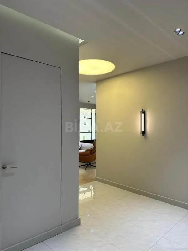 Satılır 3 otaqlı mənzil 148 m²