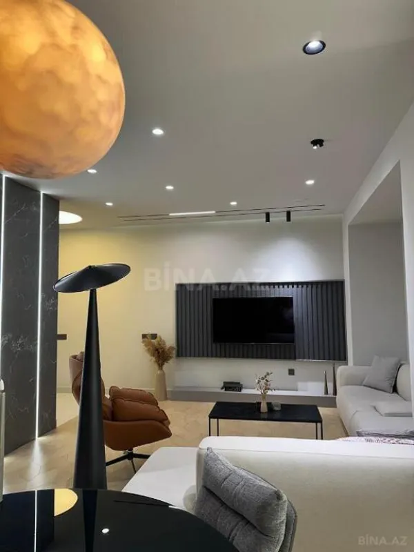 Satılır 3 otaqlı mənzil 148 m²