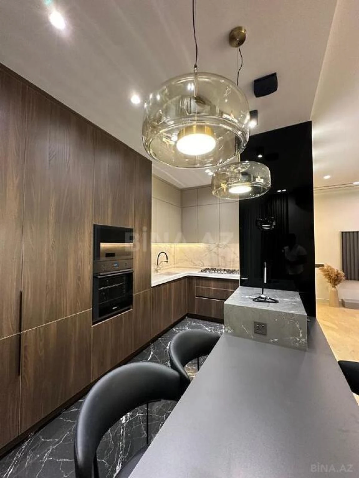 Satılır 3 otaqlı mənzil 148 m²