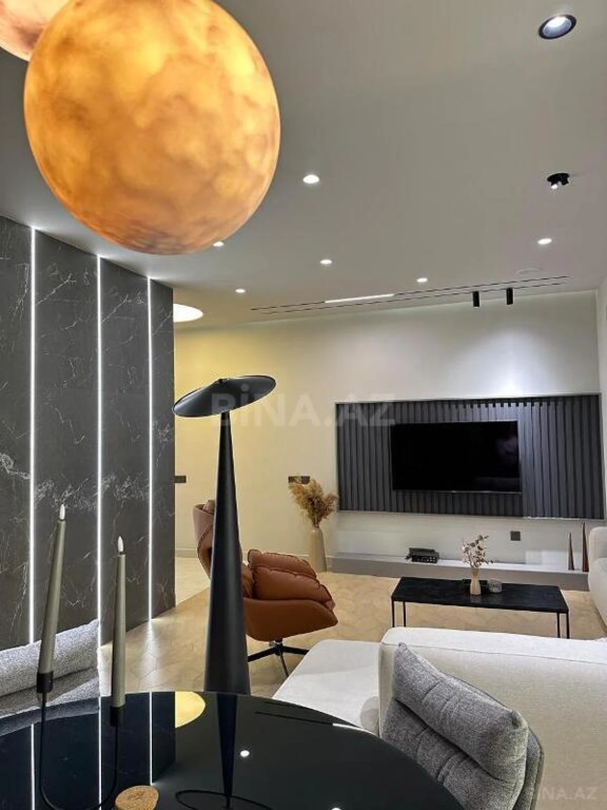 Satılır 3 otaqlı mənzil 148 m²