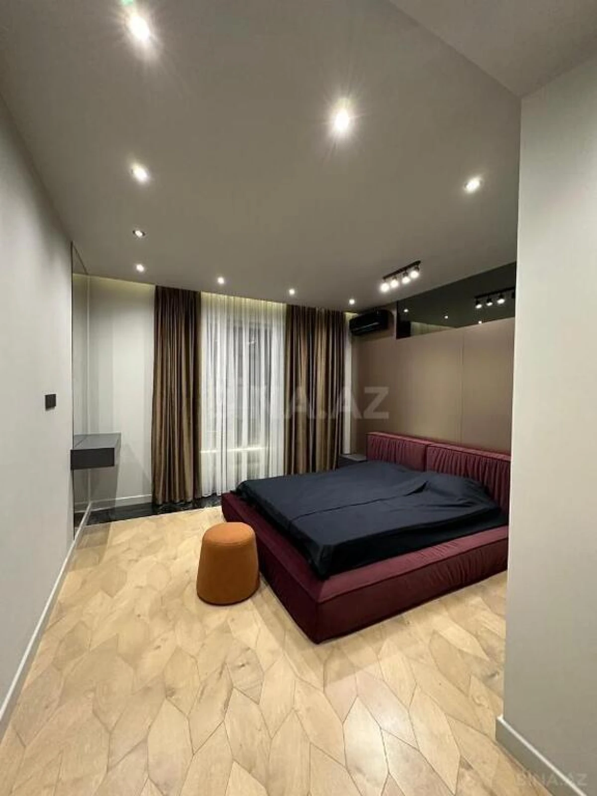 Satılır 3 otaqlı mənzil 148 m²