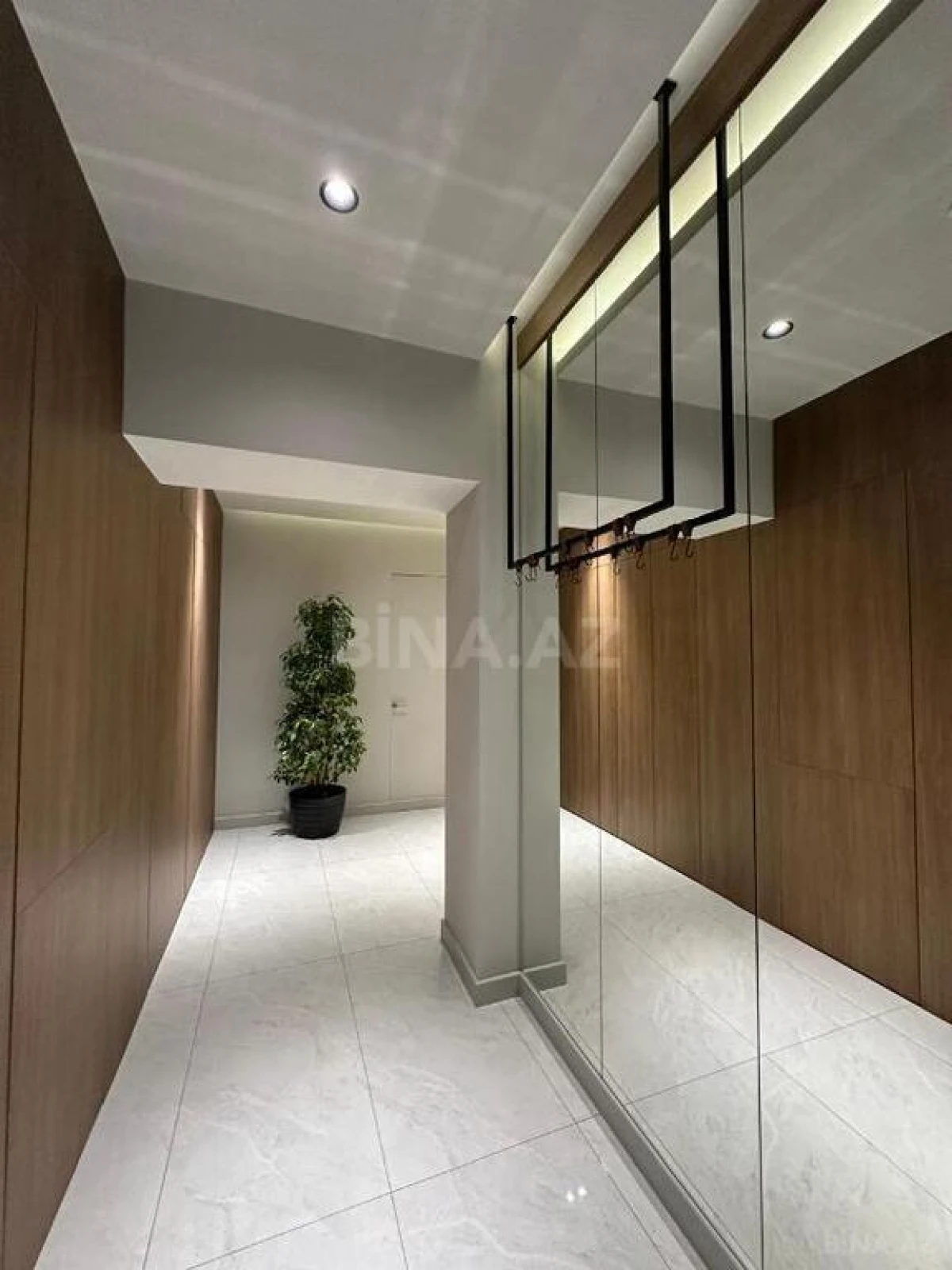 Satılır 3 otaqlı mənzil 148 m²