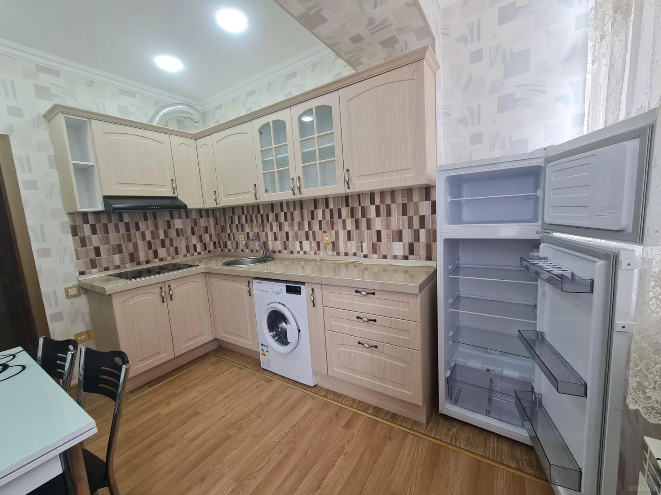 Satılır 2 otaqlı mənzil 73 m²