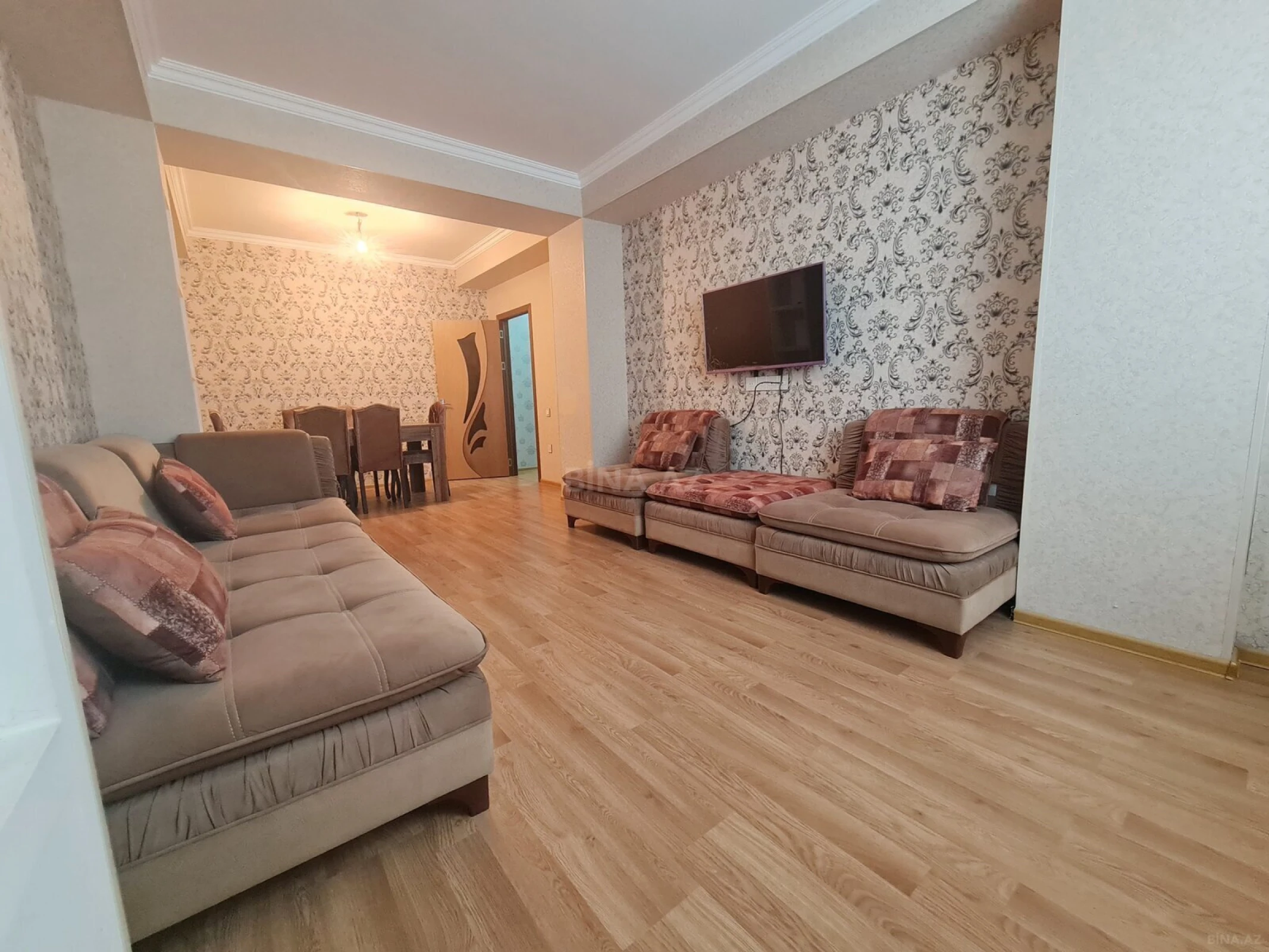 Satılır 2 otaqlı mənzil 73 m²