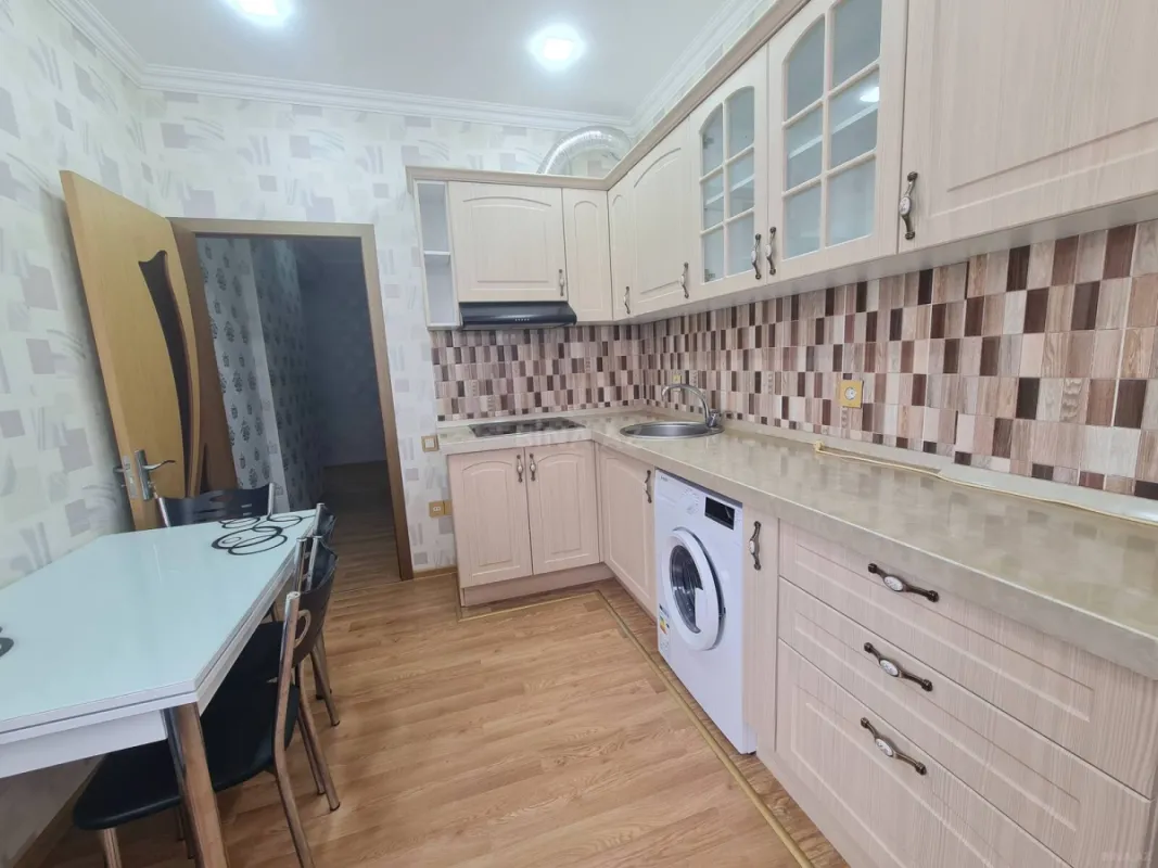 Satılır 2 otaqlı mənzil 73 m²