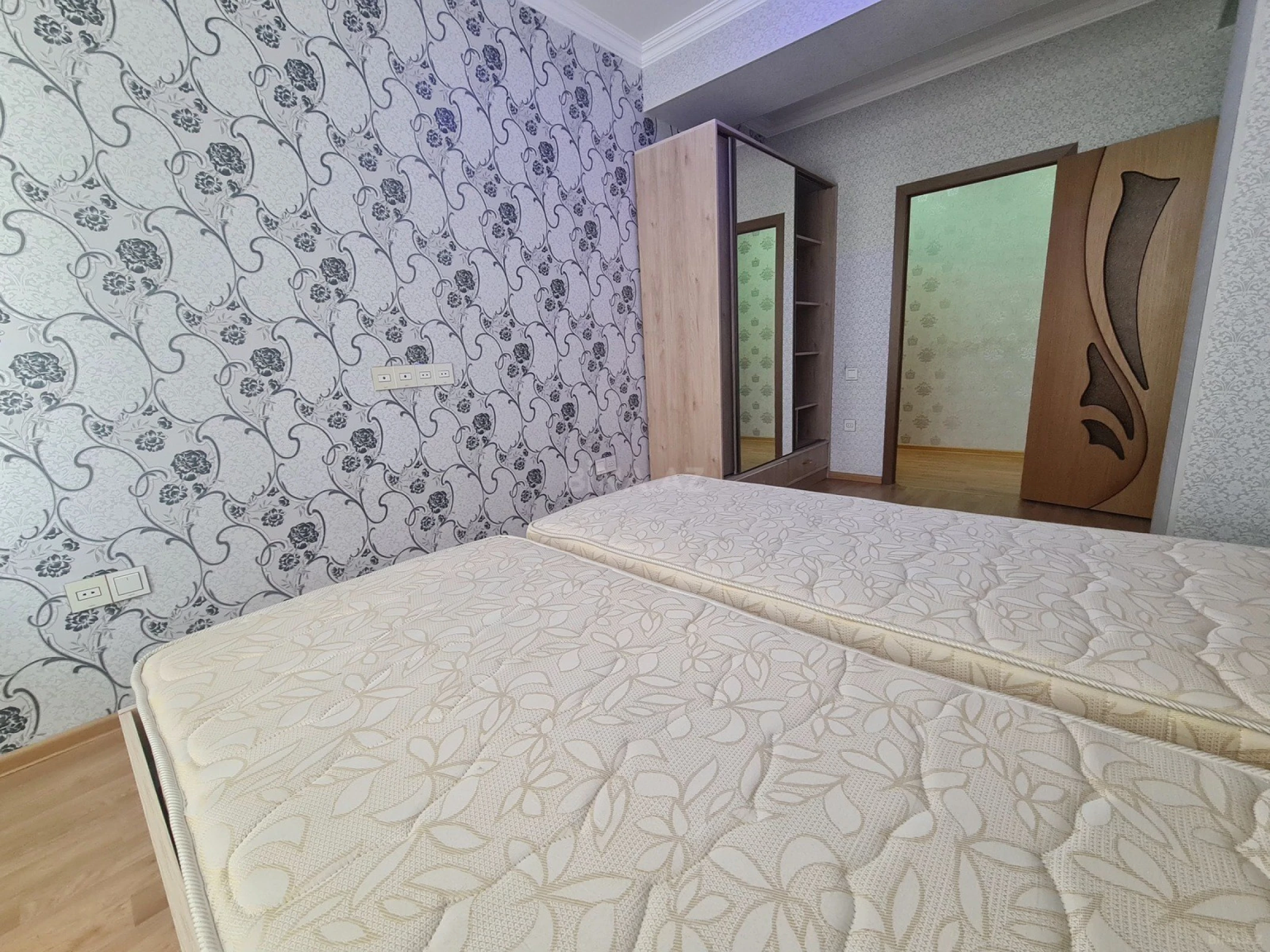 Satılır 2 otaqlı mənzil 73 m²