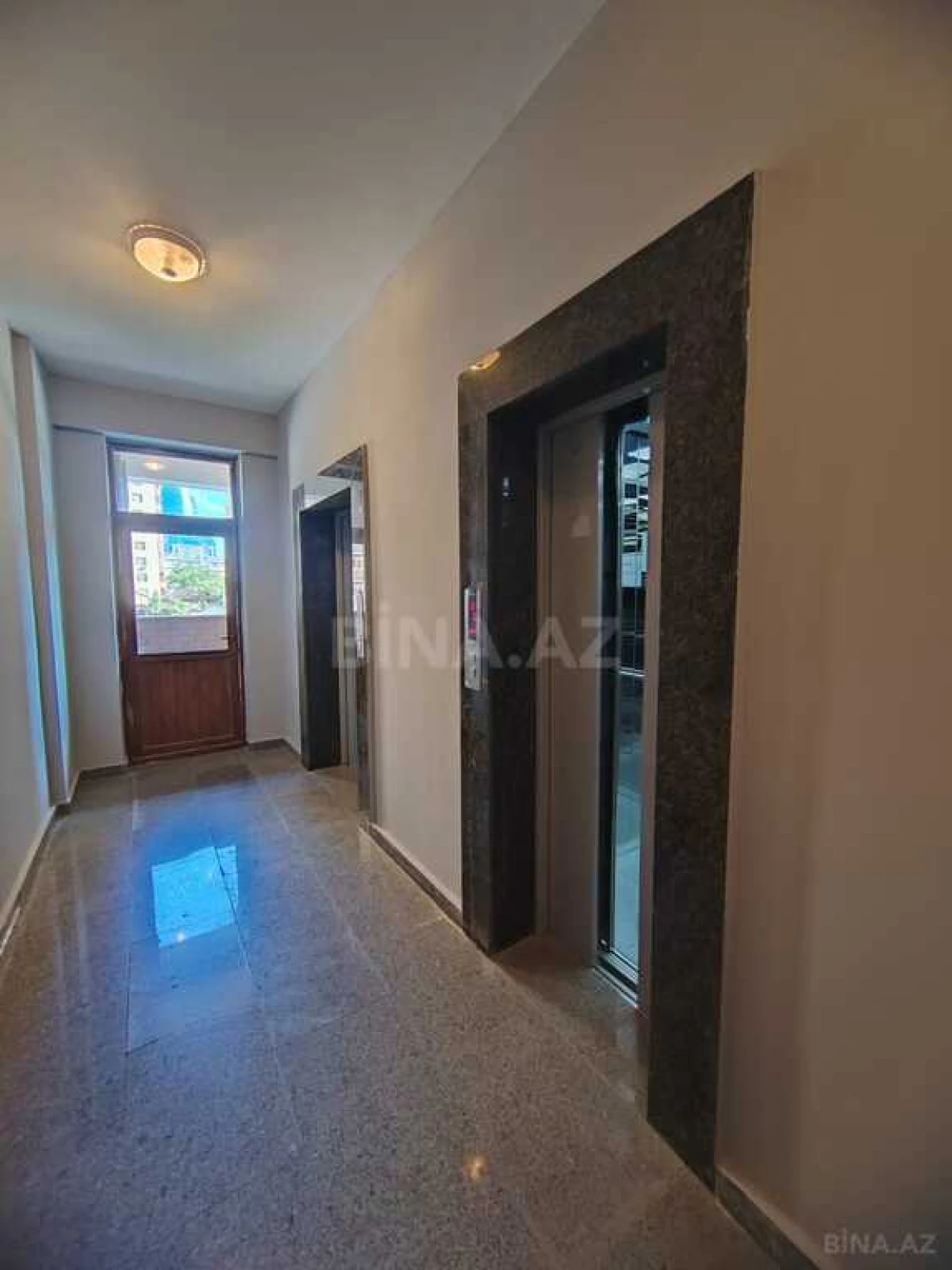 Satılır 3 otaqlı mənzil 108 m²