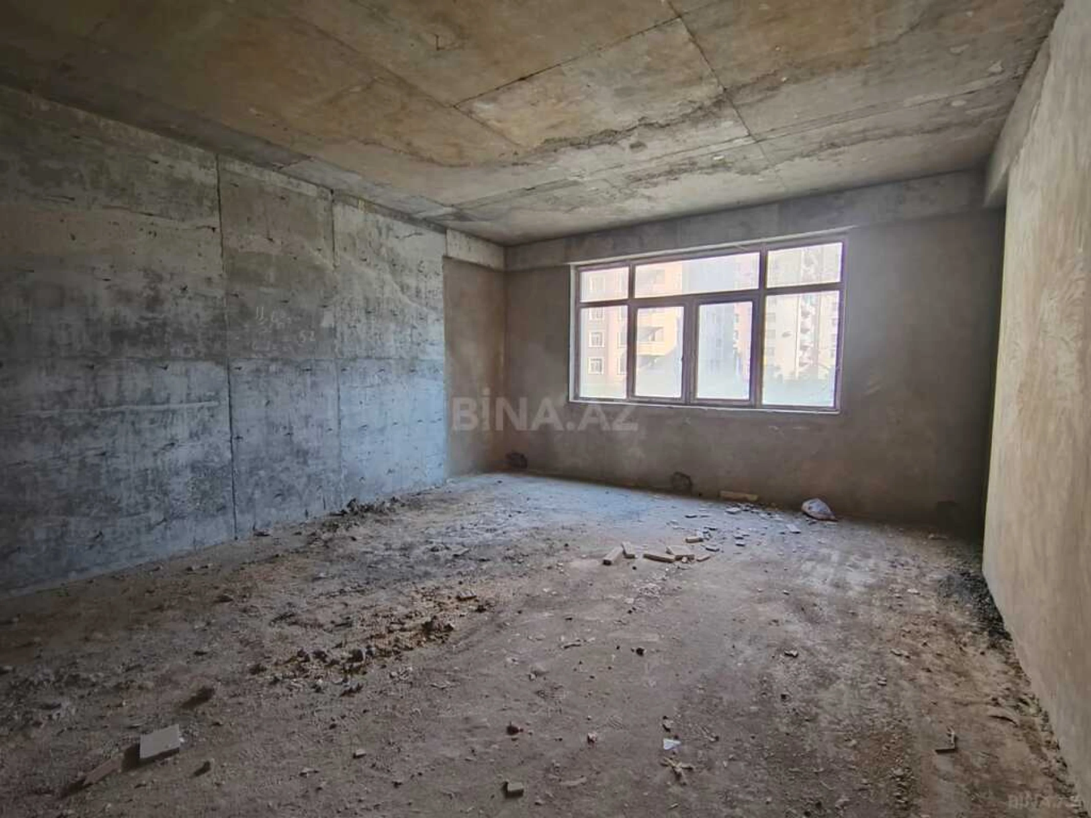 Satılır 3 otaqlı mənzil 108 m²