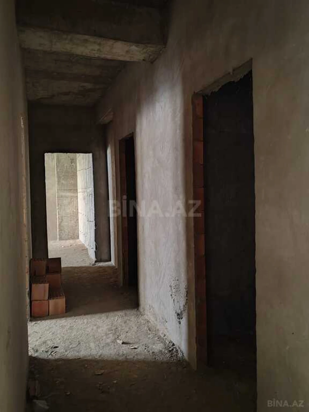 Satılır 3 otaqlı mənzil 108 m²