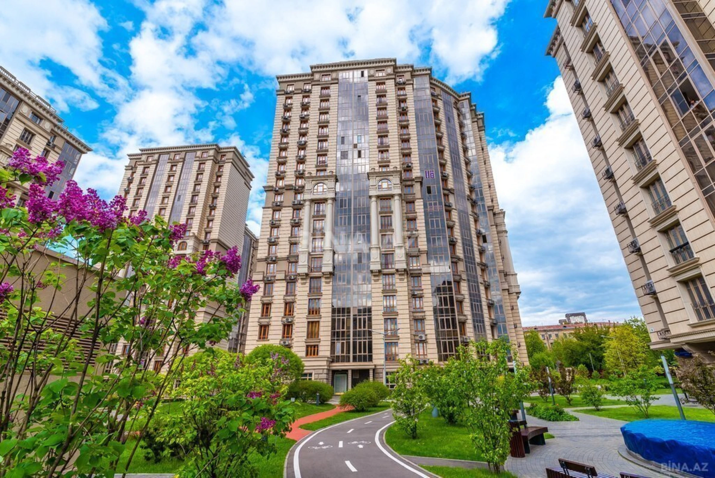 Satılır 3 otaqlı mənzil 108 m²