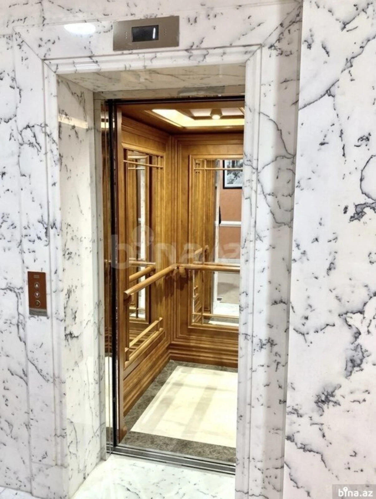 Kirayə verilir 2 otaqlı mənzil 94 m²