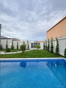 Satılır 4 otaqlı həyət evi 180 m²