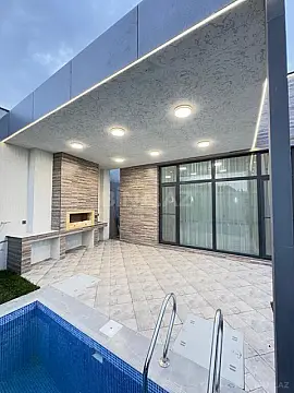 Satılır 4 otaqlı həyət evi 180 m²