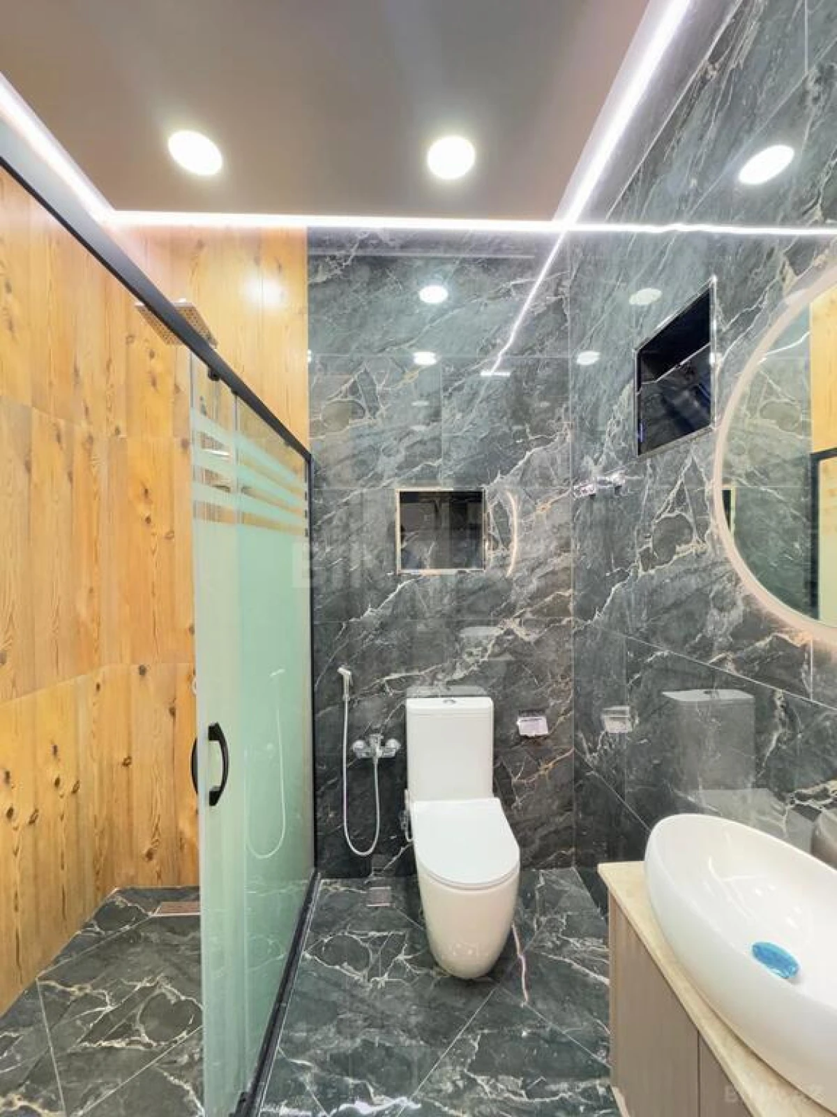 Satılır 4 otaqlı həyət evi 180 m²