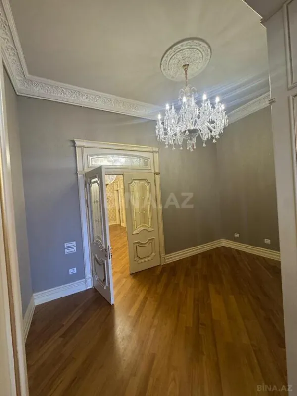 Kirayə verilir 6 otaqlı mənzil 360 m²