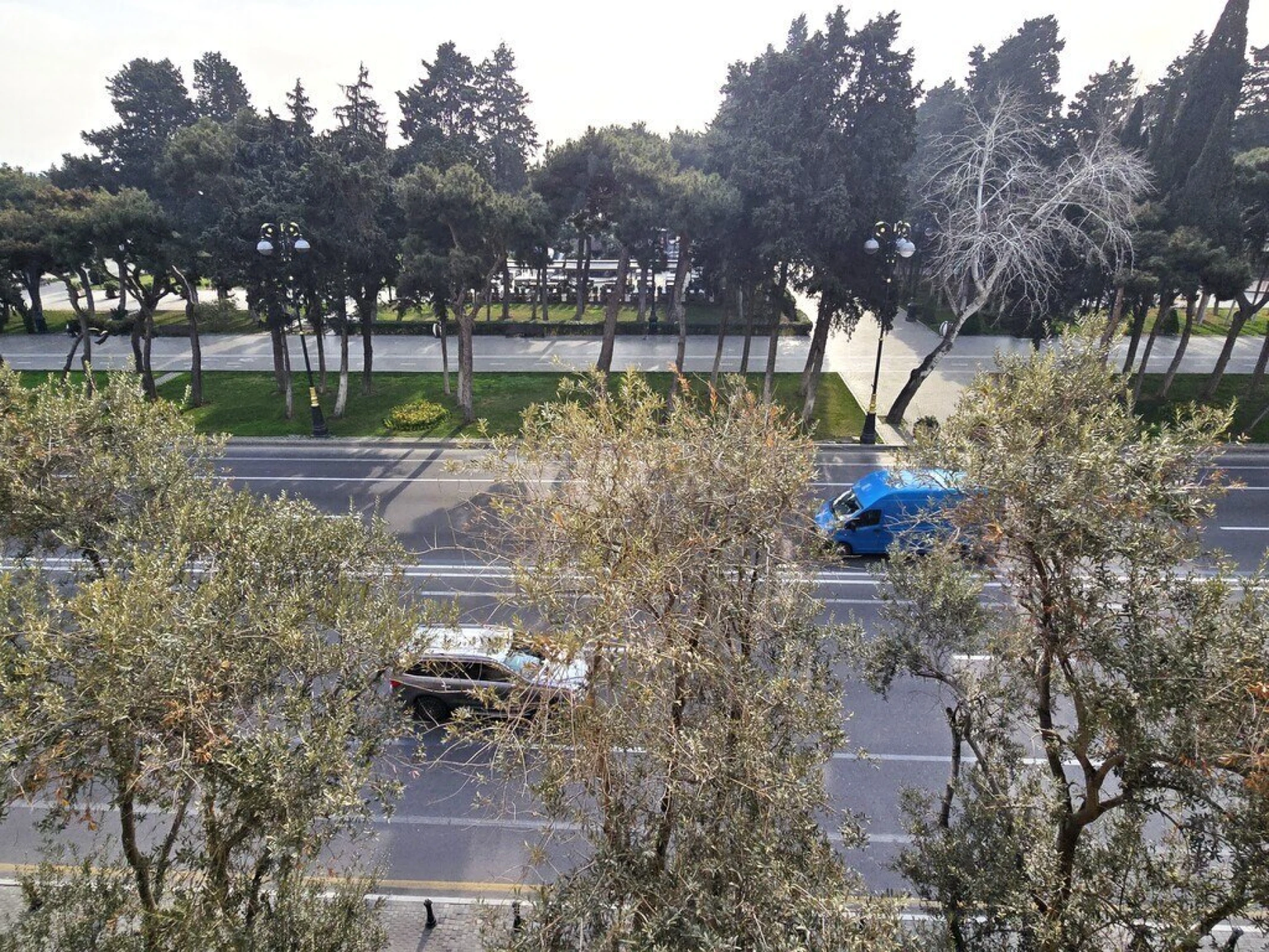 Kirayə verilir 6 otaqlı mənzil 360 m²