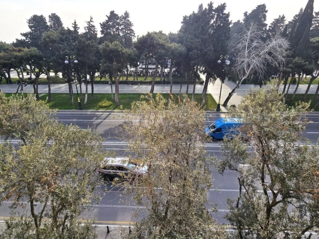 Kirayə verilir 6 otaqlı mənzil 360 m²