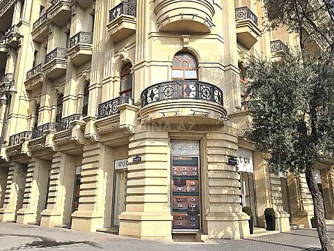Kirayə verilir 6 otaqlı mənzil 360 m² — Bakı, Sahil qəs. 6 otaq 360.00 m²