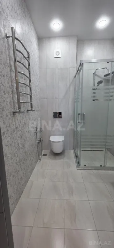 Satılır 3 otaqlı mənzil 136 m²