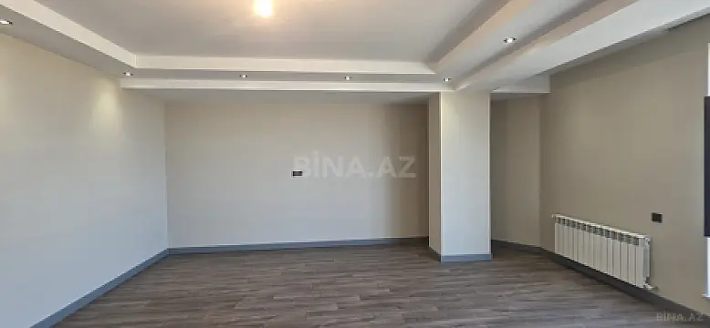Satılır 3 otaqlı mənzil 136 m²